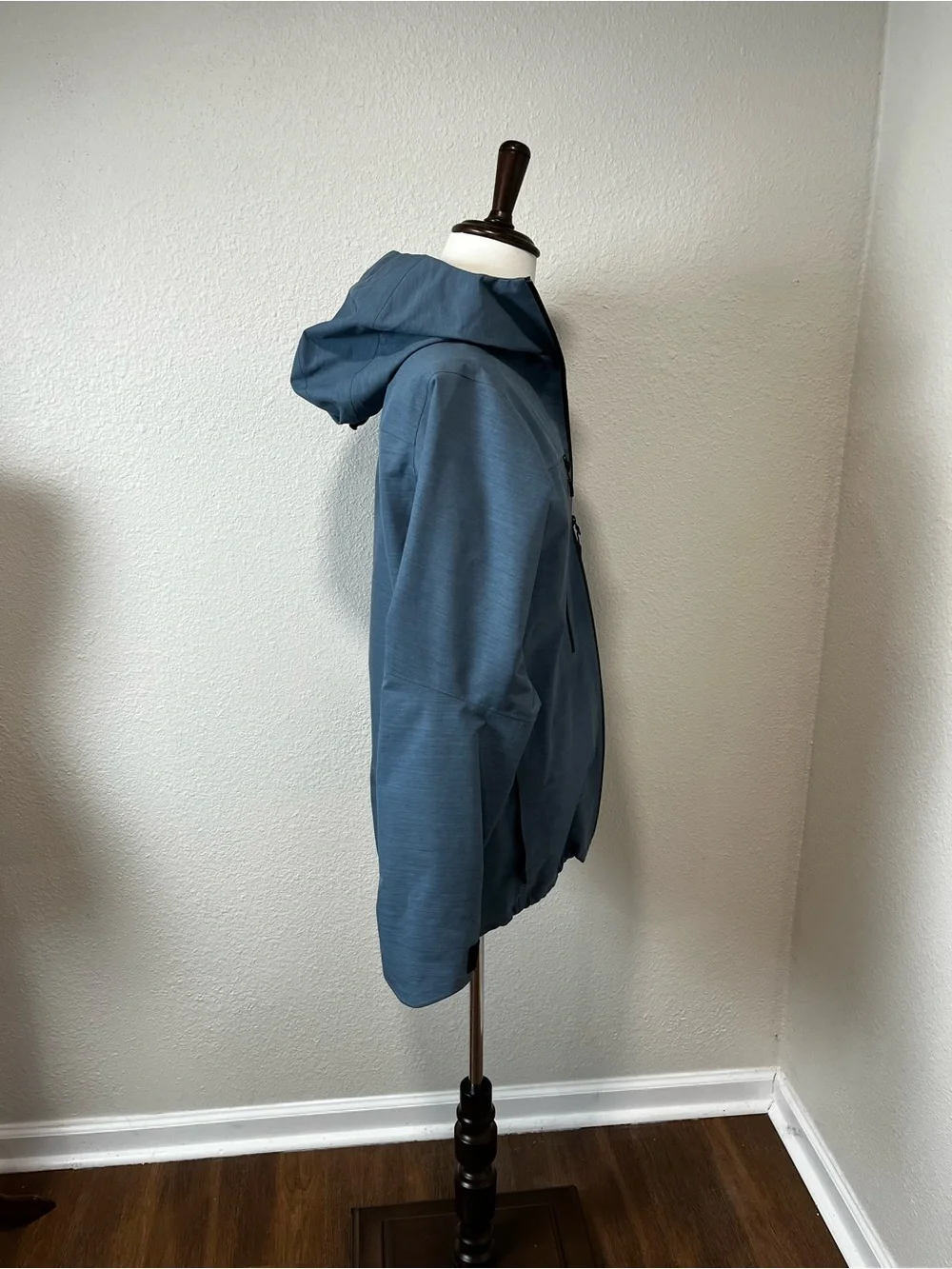 Norrona Slate Blue Hooded Gortex Jacket Size Small